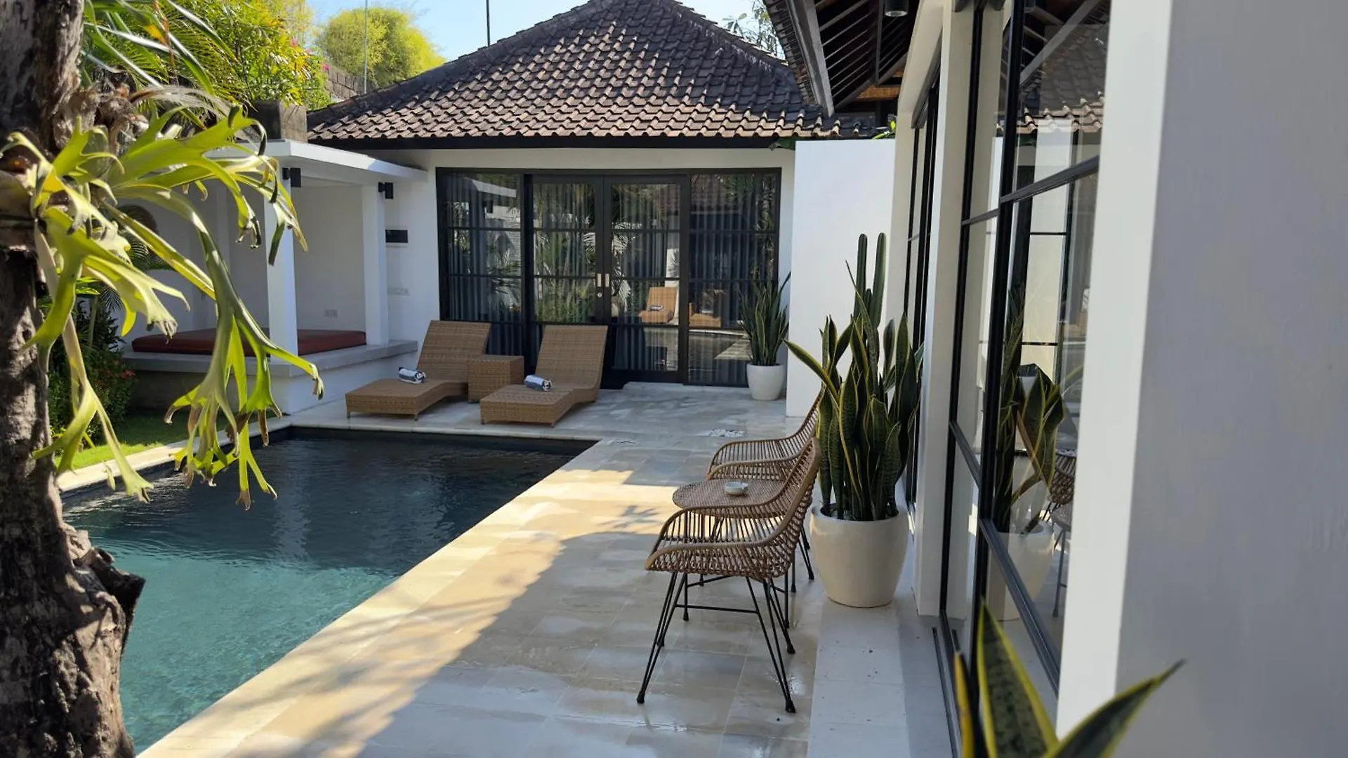 Hotel The Kon'S Villa Bali Seminyak